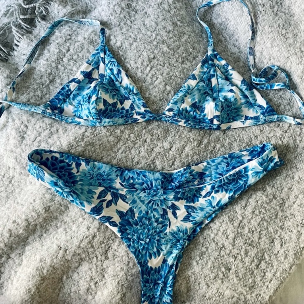 Matching Frankie’s Bikinis Set!